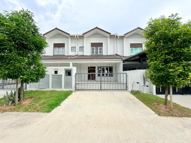 M Senyumia [Camellia] Double Storey Terrace House Salak Tinggi Sepang 1