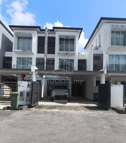 Below Value-Palm Residence 3-Storey Terrace For Sale @ Stapok 1