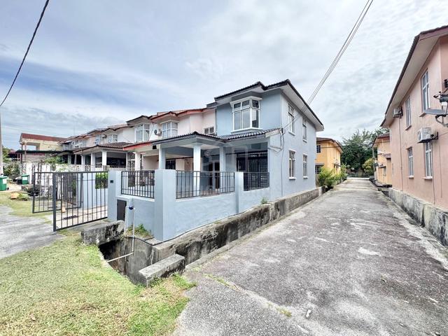 END LOT Double Storey Taman Dahlia Salak Tinggi Sepang 1