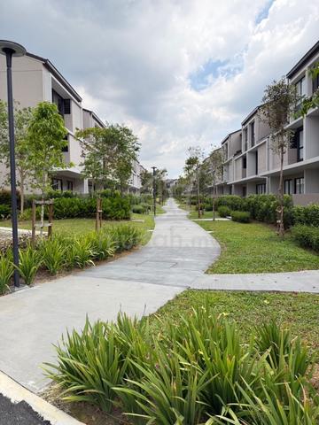 3 Storey Terrace, Jia Residence, Hayat Villa, Seri Kembangan, Selangor 1