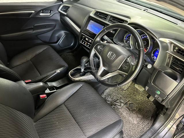 2019 Honda JAZZ GK5 1.5 V FACELIFT (A) FULL LOAN ! - 5