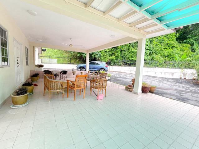 Prestigious Corner Lot Bungalow in Prime Damansara Heights 1