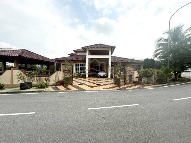 Facing Open Corner 1.5 Storey Bungalow Seksyen 8 Kota Damansara 1