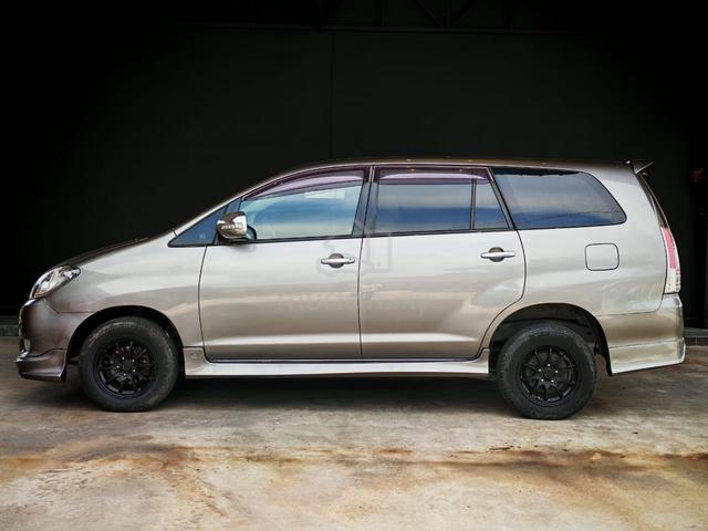 2011 Toyota INNOVA 2.0 G/LOW MILEAGE/TIPTOP CONDIT - 5