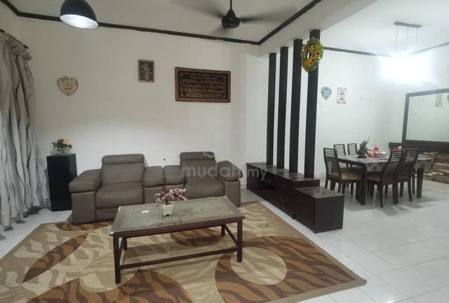 Rumah 2 tingkat sangat selesa untuk disewa di Taman Pelangi Semenyih 1