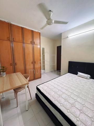 Middle Bedroom,De Tropicana,Kuchai Lama [Female unit,Near NSK,MRT,TRX] 1