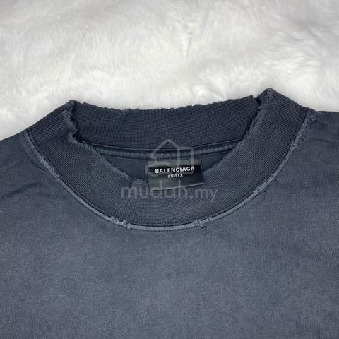 Balenciaga Taped Arched Graphic Logo Black Tee - photo 4 of 5
