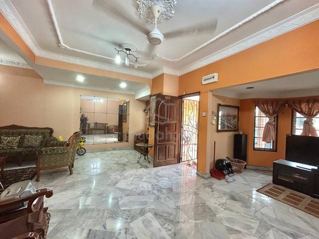 HOT LOCATION RENOVATED Double Storey Terrace USJ 11 Subang Jaya 1