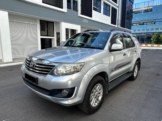 2012 Toyota FORTUNER DIESEL 2.5 G VNT FACELIFT (A) - 2