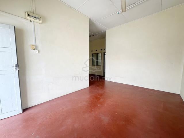 FULL LOAN! Port Klang Single Storey Endlot House 20x75 @ Near School 1