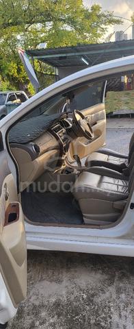 2011 Nissan GRAND LIVINA 1.8 IMPUL (A) - 4