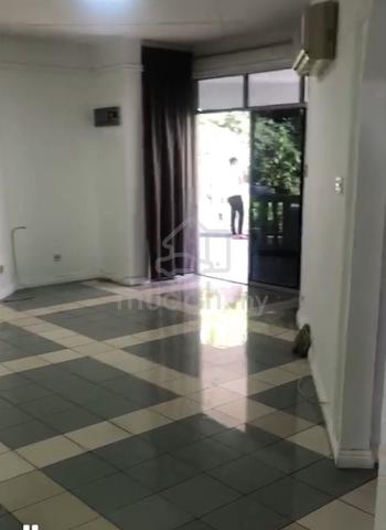 Hilltop Apartment 1