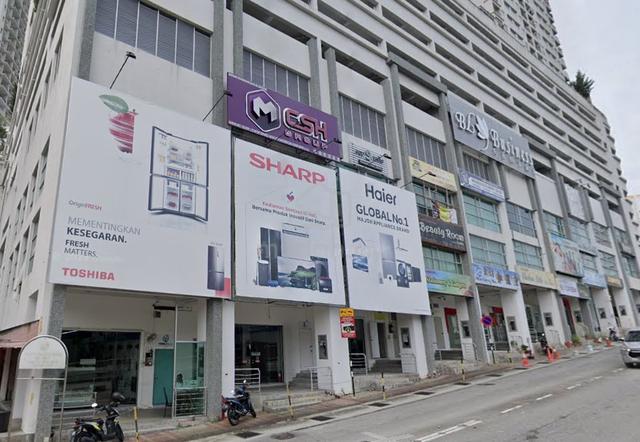 (FACING MAINROAD) GF CORNER Shoplot at BL Business Center, Ayer Itam 1