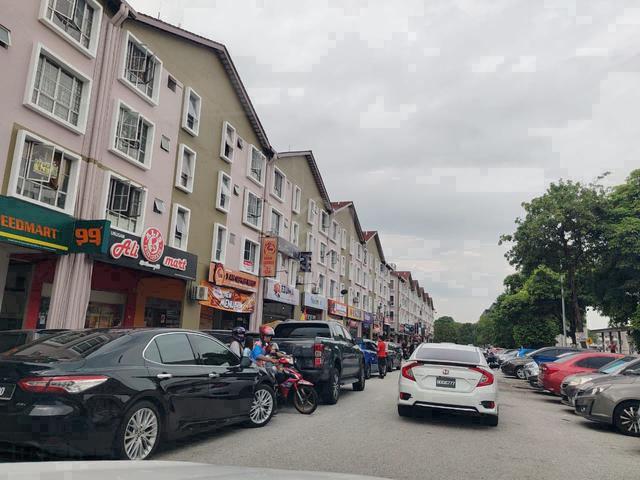 Shah Alam Seksyen 7  kedai Jalan besar dekat Uitm Jakel Lrt3 sekolah 1