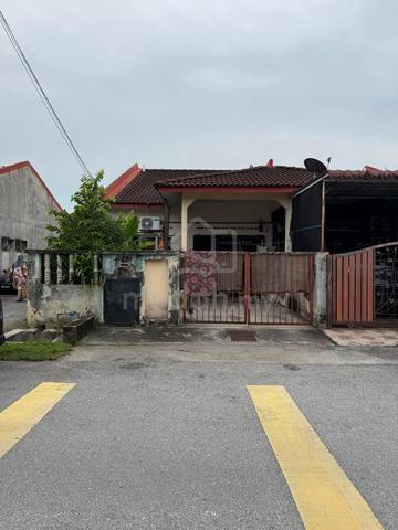 FREEHOLD ENDLOT | Single Storey Taman Telok, Telok Panglima Garang 1