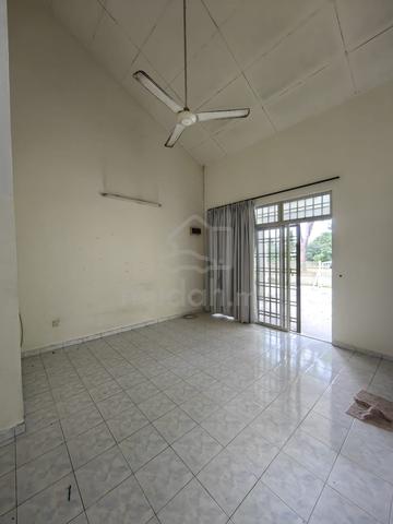 Bandar Putra Kulai IOI 1.5 Storey Terrace Full Loan 1
