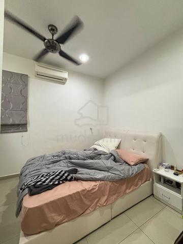 3 Storey House 5Bed 4Bath Partial Furnished @ Taman Suria JB Town 1