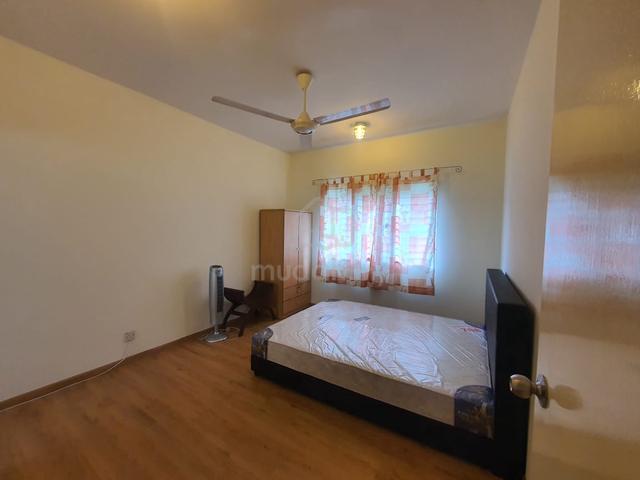 Master room for rent with private 🛁bathroom and carpark 1