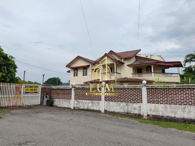 【Below Bank Value 900k】 Melaka Tengah Bangalow 12035sqft Very Big 1