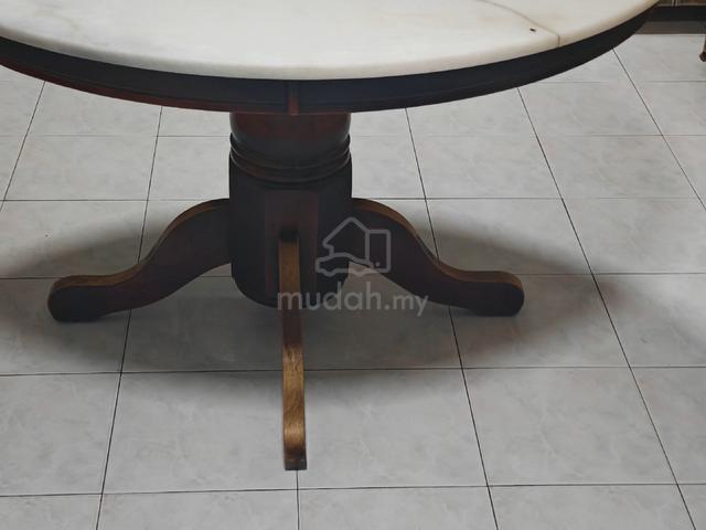 Dining table with four chairs  - photo 2 of 6