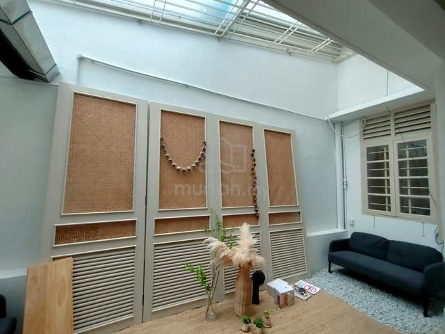 Ground Floor Office Lot Georgetown With Airconds Nice Condition 3