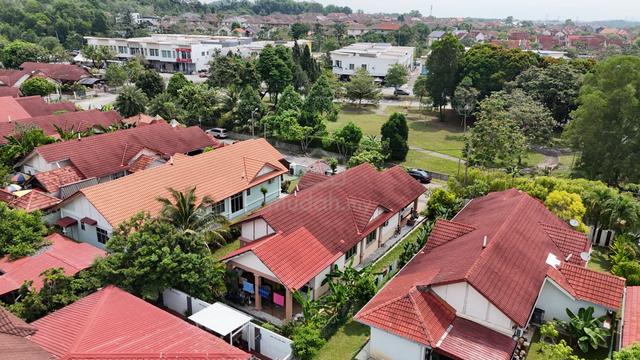 Facing Open🔥Hot Area🔥 1 Storey Bungalow Laman Dahlia Nilai Impian 1