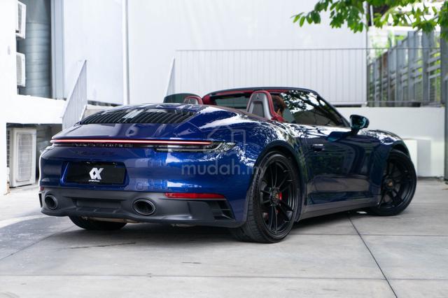 Porsche 911 Carrera GTS Cabriolet 2022 Gentian Blu - 2