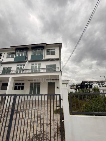 FOR SALE 3sty CORNER LOT SCIENTEX KUNDANG JAYA+FACING SOUTH+NEWUNIT+++ 1