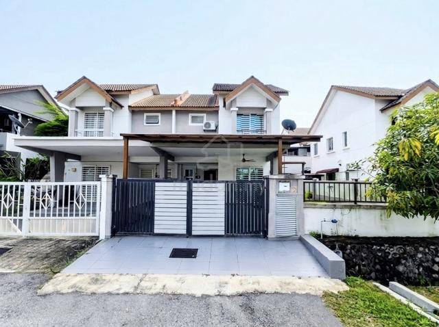 Semi-D Cluster 2 Tingkat Alam Suria Puncak Alam | Kitchen Cabinet 1