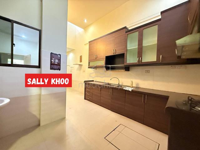 2 Storey Terrace House Renovated Sale At Jelutong Nr Heng Ee School 1