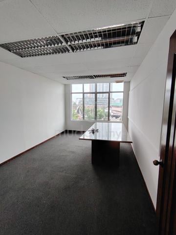 2nd floor  Spacious corner office @ Kelana Jaya SS 7/10 - for RENT 1