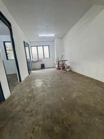 Flat Taman Ungku Tun Aminah 1