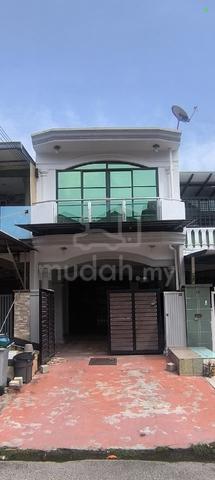 House for rent Taman daya 1