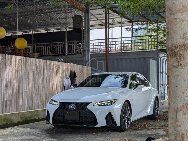 MARK LEViNSON SUNROOF 2022 LEXUS IS300 2.0 F-SPORT - 3