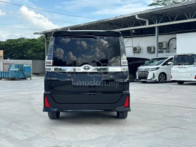 2021 Toyota VOXY 2.0 ZS KIRAMEKI III 2PD 7STR 43K - 3