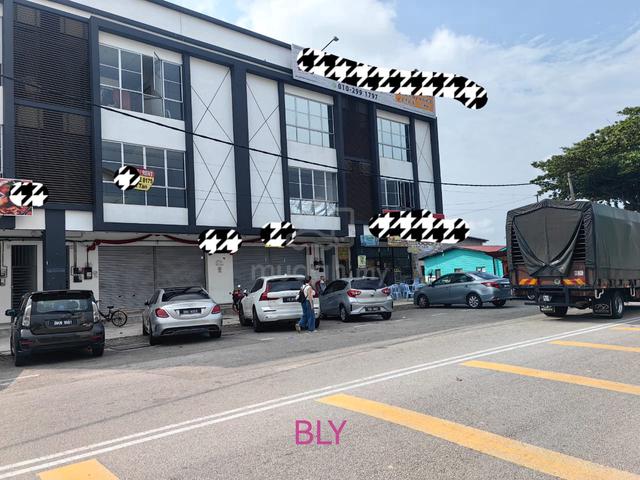 Facing Openš„Pandamaran Port Klang-2 Adjoining Shoplots For Rent 1