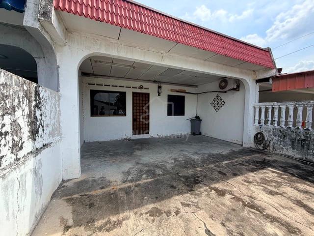 Kitchen extendeSingle Storey Low Cost Jalan Pertanian Taman Universiti 1