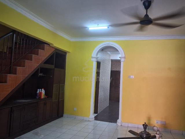 Puchong Utama Double Storey for rental Very Cheap! 1