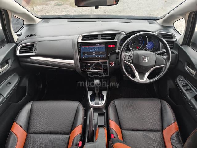 2015 Honda Jazz 1.5 V Full Spec 5-Years Warranty - 3