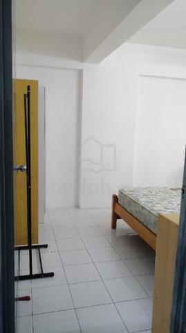 Greenlane Krystal Heights room for rent playground bus stop 1