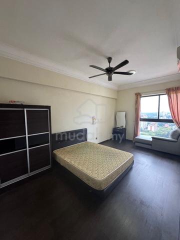 v summer / master room / near ciq / walking to ciq 1