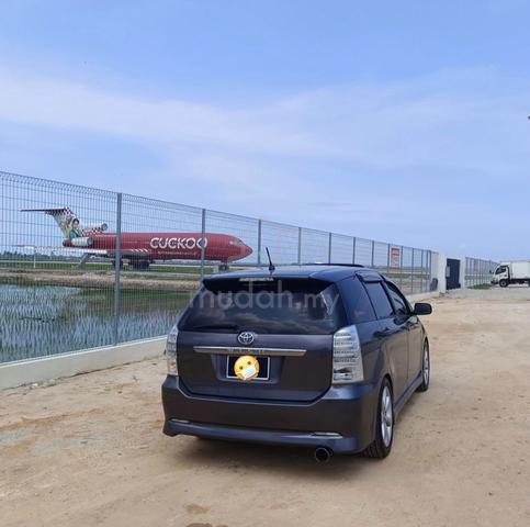 Toyota WISH 1.8 - 2