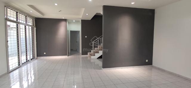 Renovated Double -Storey Semi-D for rent  1