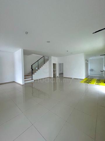 0%,freehold,double storey,cheaper,near highway,greeny view 1