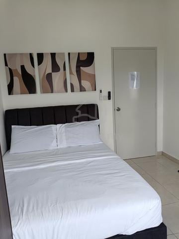 Middle Room | Amansuri City Sentral | LRT Salak Selatan 1