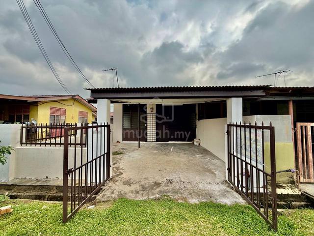 [ENDLOT - REFURBISHED] Rumah Awam Setingkat, Fasa 2, Ayer Molek Melaka 1