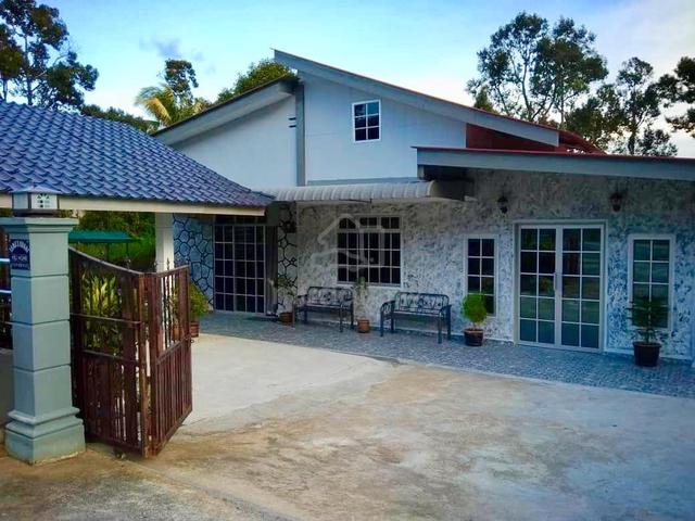 Rumah banglo untuk dijual di Padang Tamat, Pengkalan Hulu, Perak. 1