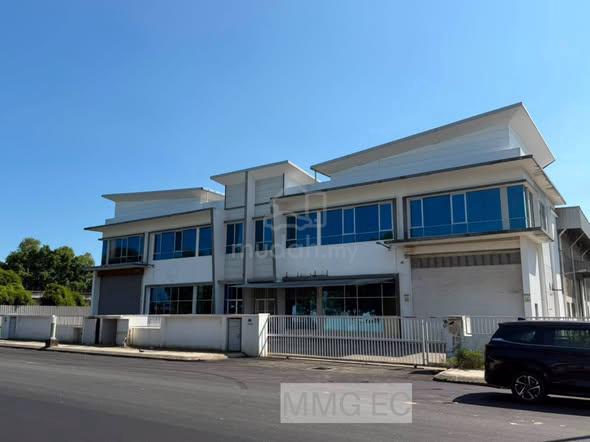 Taman Perindustrian Air Hitam Klang 1.5sty Semi D Factory 10797sf Rent 1