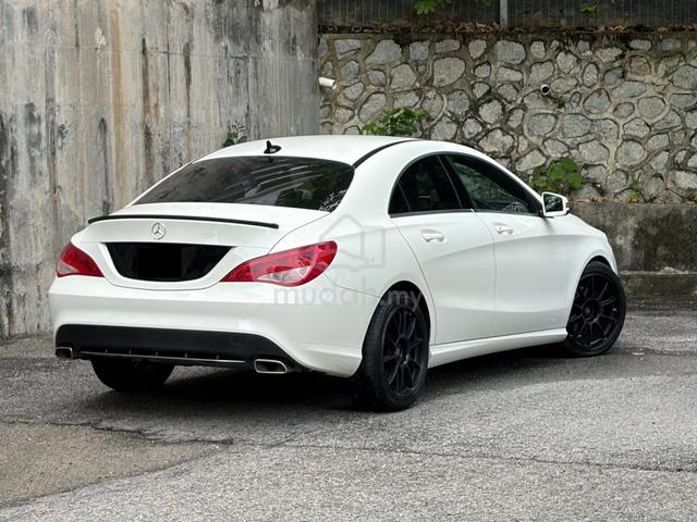 Mercedes Benz CLA-CLASS 1.6 180 / REG YEAR 2021 - 4