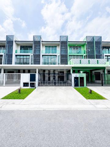 7 Bed & 7 Bath‼️ 3 Storey Terrace Bangi Avenue 1